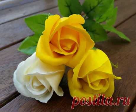 A single SOAP rose, flower soap, wedding decoration, wedding guest gifts, yellow flowers, artificial flowers, flower soap, bath gift $3.99(AUD) is for one rose, please choose colour; -dark yellow -yellow -cream  This beautiful eye-catching yellow rose is made of SOAP and has almost real looking!! Definitely perfect for any occasions, anniversaries.  ---SIZE--- The stem is about 30cm. The rose is about 6cm. The rose with a stem is about 36cm. ---FREE GIFT WRAPPING--- ** bou...