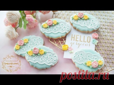 How to make EYELET LACE COOKIES with 2 different type of piped royal icing roses