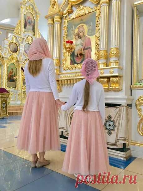 Можно ли православной женщине ходить в брюках и в джинсах. Разрешено ли так заходить в храм | Православная Жизнь | Яндекс Дзен