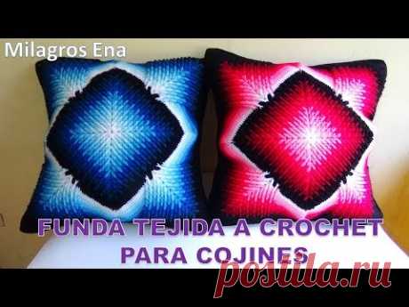 Funda Reversible para cojines tejidos a crochet con dos cuadrados distintos en puntos RELIEVES