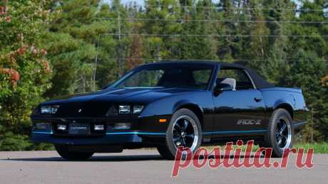 1988 Chevrolet Camaro IROC-Z кабриолет / T155 / Чикаго 2015 / аукционы Mecum 1988 Chevrolet Camaro IROC-Z кабриолет представленный как Lot T155 в Шаумбурге, Иллинойс