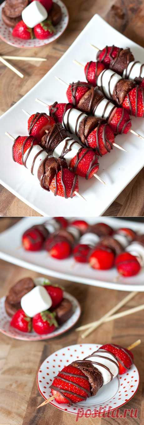 Erica's Sweet Tooth » Strawberry Brownie Kabobs