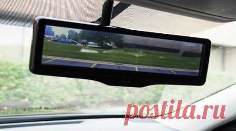 Видео-зеркало заднего вида в автомобиле от компании Nissan