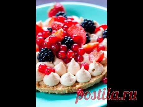 Юлия Высоцкая — Легкий пирог с маскарпоне и ягодами