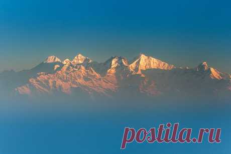 «Летающие горы». Непал, горный массив Ганеш-Химал. Автор фото – Алексей Заводский: