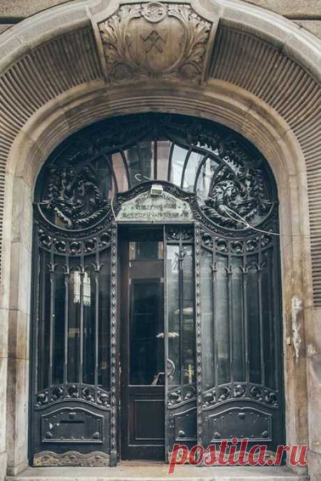 Doors in Hungary / Удивительное искусство