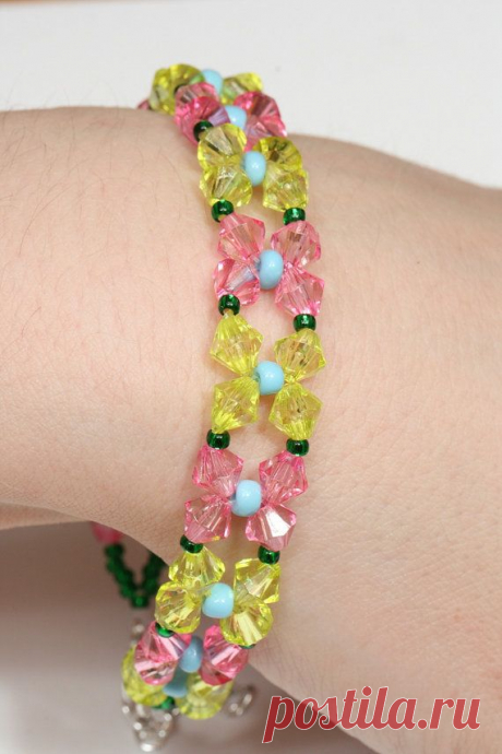 Flowers bracelet by AGoodBead on Etsy, $8.00