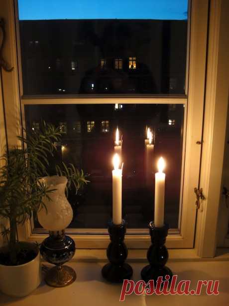 Окно, свеча,  ночь -  фото