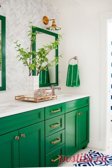 Как сделать стильную ванную комнату, всего лишь добавив зелёного | Мой дом