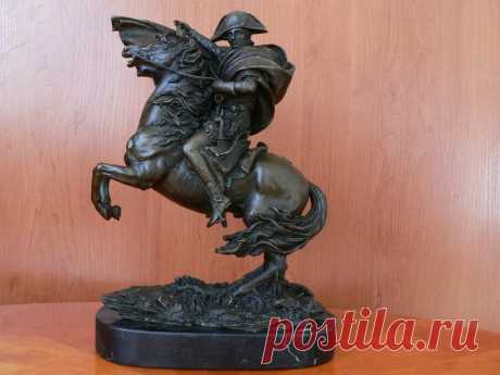 Скульптура «Наполеон Бонапарт на коне»