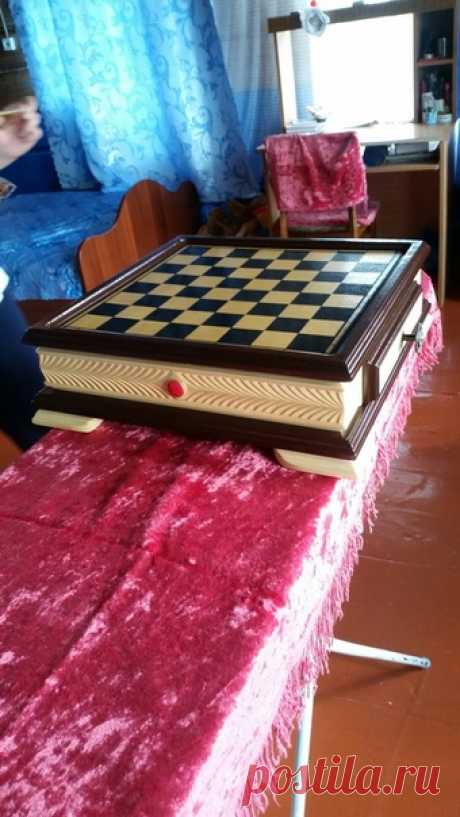 Шахматная доска с ящиками для шахматных фигур. Автор Рустам Низамов #DIY_Идеи