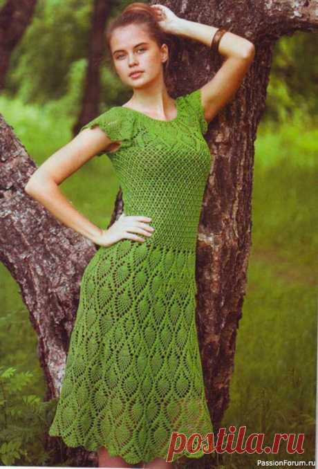 Зелёное женское платье крючком с Ананасами | Женская одежда крючком. Схемы и описание Нежное зелёное женское платье крючком с Ананасами выгодно подчеркнёт вашу фигуру. Такая модель просто необходима для летнего отдыха.Размер: 36-38Вам потребуется: пряжа «Ирис» (100% мерсеризованный хлопок, 1800 м/300 г) — 500 г зеленого цвета, крючок №2.Внимание! Платье вяжется...
