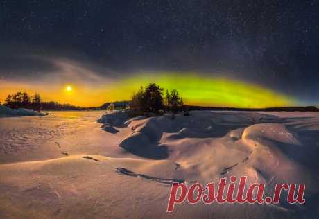 Северное сияние на Ладожском озере. Автор фото – Федор Лашков: nat-geo.ru/photo/user/27510/
