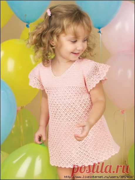 Розовое платье для девочки крючком (на 2 (3) 4 года)