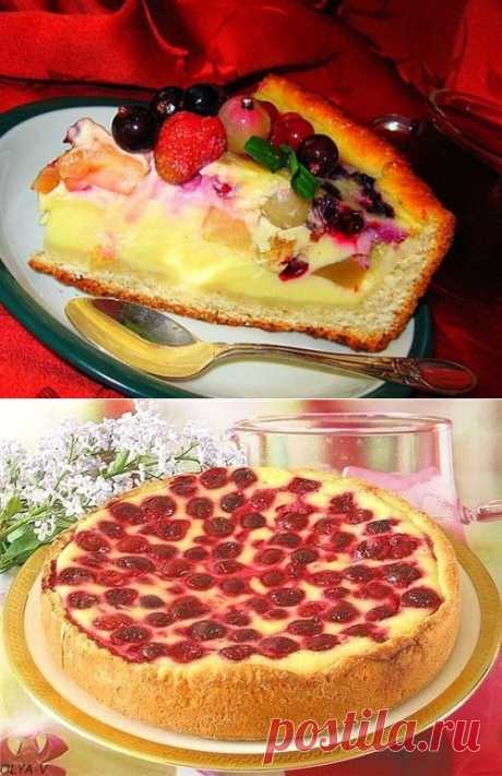 Пирог-сметанник с ягодами .