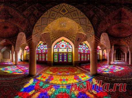 Великолепие “Розовой Мечети” ... Шираз. Иран.