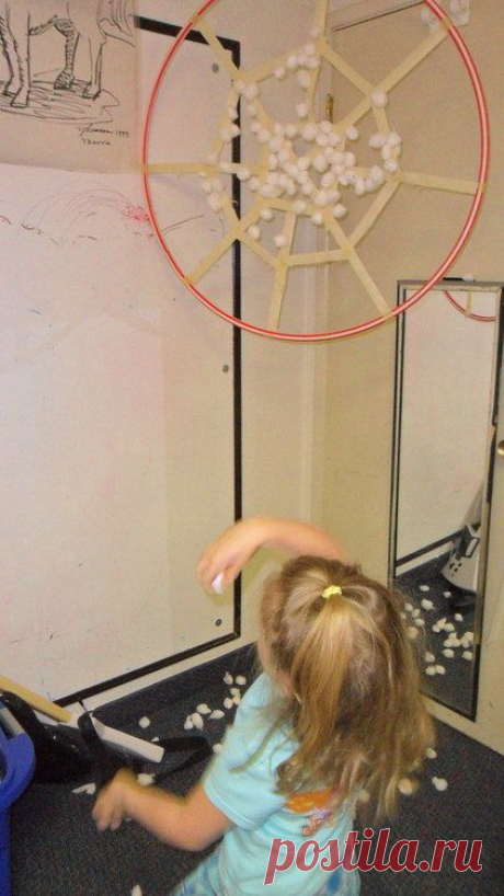 (1) Learning from Preschoolers | Throwing &quot;flies&quot; into a spider web | игры