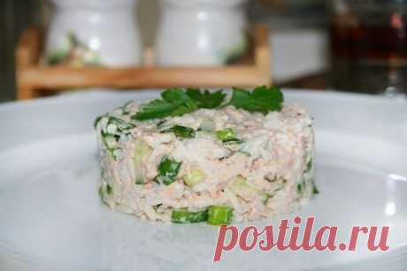 Салат «Рыбный» с сухарями, рецепт — Вкусо.ру