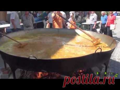 Comment faire une paella pour 400 personnes - YouTube