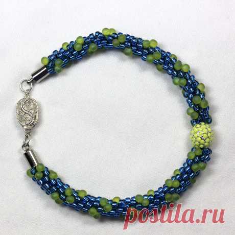 Bracelet with accent bead.