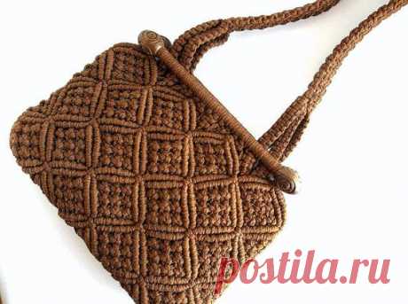 (680) Vintage 1960's Brown Macrame shoulder bag purse, Retro Boho Hippie Mod Chic handbag tote EXCELLENT