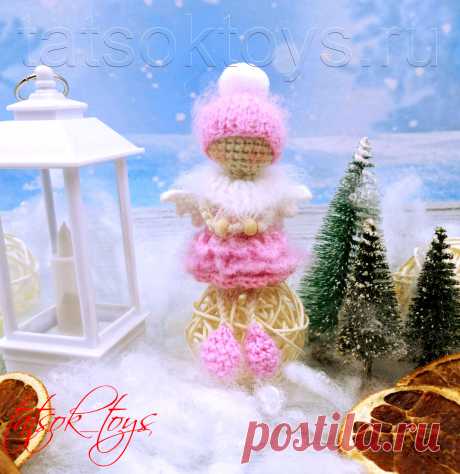 PDF Ангелочек оберег крючком. FREE crochet pattern; Аmigurumi doll patterns. Амигуруми схемы и описания на русском. Вязаные игрушки и поделки своими руками #amimore - ангел, маленький ангелок к Новому году, рождественский ангелочек, кукла, куколка, ёлочная игрушка, украшение на ёлку.