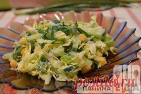 Салат из свежей капусты с кукурузой и огурцом / Свежие рецепты