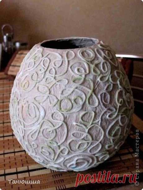 Интерьерная ваза в технике папье-маше