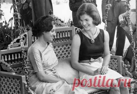 Indira_Ghandi_&_Jacqueline_Kennedy_(14976499310).jpg (1838×1260)