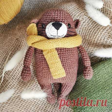 PDF Выдрик Бруно крючком. FREE crochet pattern; Аmigurumi animal patterns. Амигуруми схемы и описания на русском. Вязаные игрушки и поделки своими руками #amimore - выдра в шарфике, зверюшка, зверёк, животное.