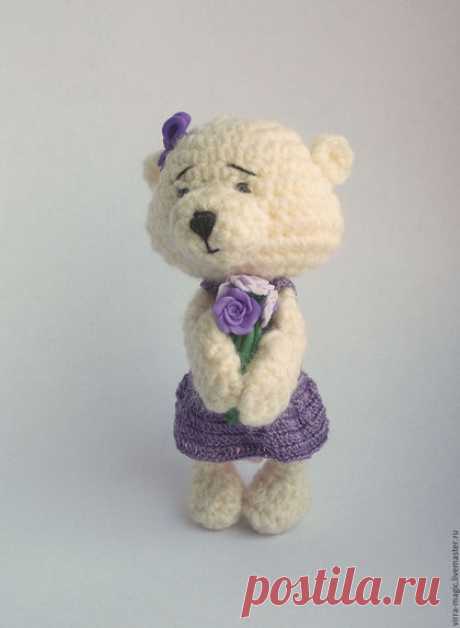 Медведица Анабель. Мини-мишка. С букетом цветов.
