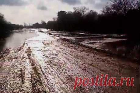 Минтранс Приамурья: паводок отрезал еще один проезд к селу Сохатино. По состоянию на утро вторника, вода стала спадать.