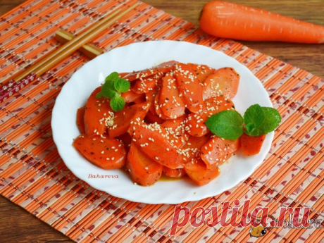 Морковь в медовой глазури. Это блюдо для истинных почитателей моркови.Очень простой в приготовлении , яркий , полезный и необыкновенно вкусный гарнир.