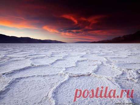 Резервуар Badwater, Предсмертная Долина.