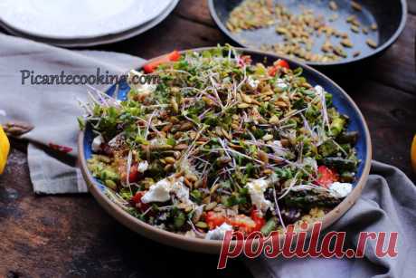 Вітамінний салат з булгуром, спаржею та оливками | Picantecooking