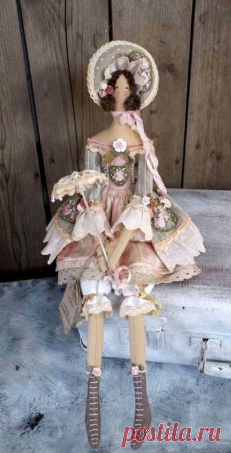 Выкройка одежды для куклы Тильда Выкройка одежды для куклы Тильда от автора Рукодельные заметки. Выкроек кукол Тильд достаточно много. Незабываемым делает куклу именно наряд. Предлагаем