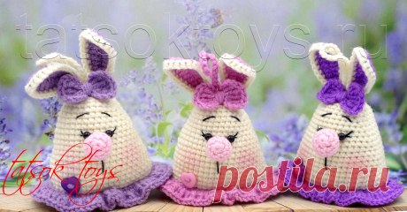 PDF Зайки-сувениры крючком. FREE crochet pattern; Аmigurumi animal patterns. Амигуруми схемы и описания на русском. Вязаные игрушки и поделки своими руками #amimore - маленькая подвески в виде зайки, заяц, зайчик сувенир, кролик, зайчонок, крольчонок.