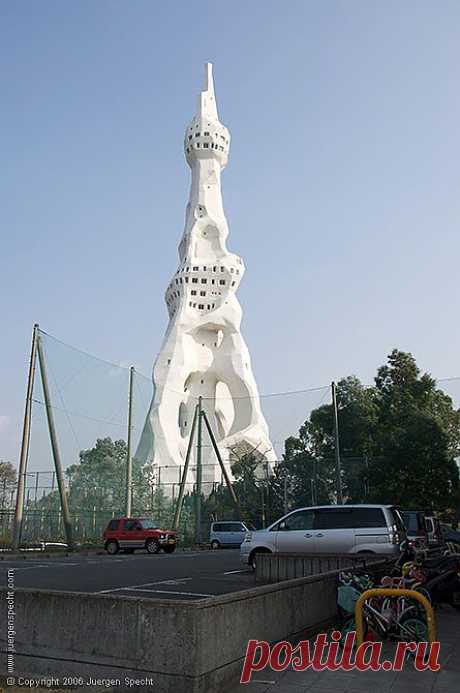 «Башня Мира» – одно из самых необычных строений (Япония)