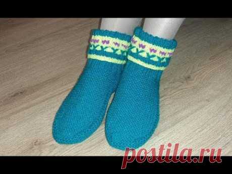 Следки – сапожки с цветочками спицами. Вязание. Homemade knitted slippers - YouTube
