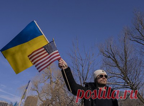 Украинские беженцы пожаловались на хаос в американской школе. Переехавшие в США украинские беженцы пожаловались на хаос и травлю в школе. Журналисты рассказали историю 13-летней Яны, которая в январе пошла начала учебу в средней школе Marina Middle School в Сан-Франциско. По ее словам, там она столкнулась с тем, что ученики срывали занятия, ругались на педагогов.