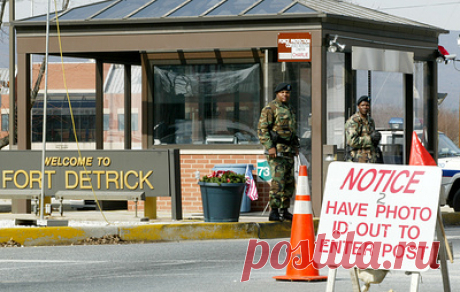 Базу ВМС США в Мэриленде закрыли из-за угрозы взрыва. Информация поступила по телефону от источника, пожелавшего остаться анонимым
