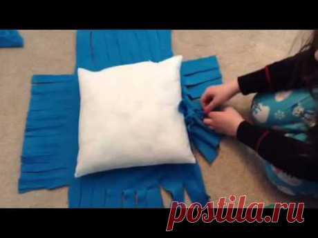 Knotted fleece pillow