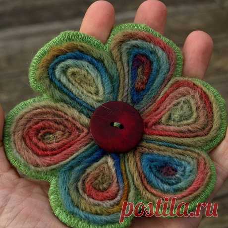 Felted Flower Brooch | Felting