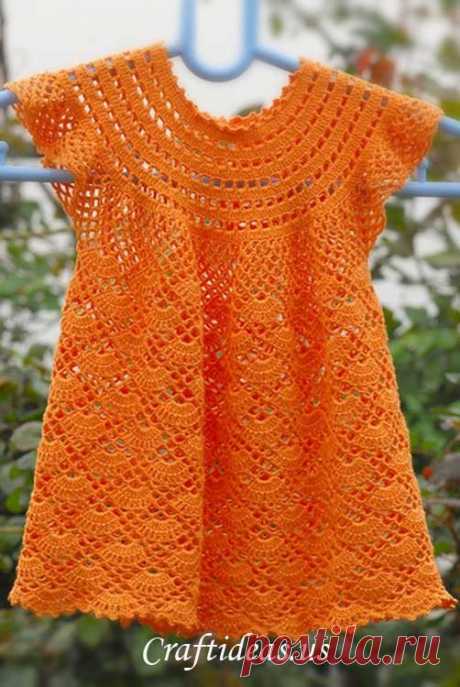 Оранжевое платье крючком для девочки.
