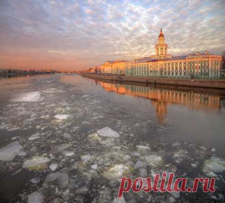Март на Неве, Санкт-Петербург. Автор фото — Эдуард Гордеев: nat-geo.ru/photo/user/116944/