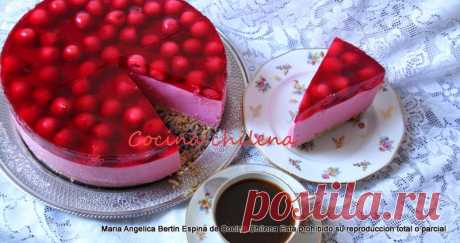 TORTA DE YOGURT - Cocina Chilena  Torta de yogurt Delicia para saborear en estos días Esta torta es muy popular en Chile Una receta que me  pidieron … y esta es mi version Con todos esos secretos para que tu torta sea un éxito Para un molde de 22 cm Desmontable La torta tiene las  dimensiones ;22 cm de diámetro por 6 cm de alto Si…