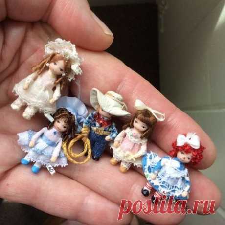 Apr 7, 2019 - Aren't they sweet? Ethel Hicks at weedolls.com makes these tiny little dolls, which she calls Angel Children. Each is about 1 and 1/8 inches high, so you could use them as dolls in 1" scale, or toddlers in half scale, or tweens in quarter scale.