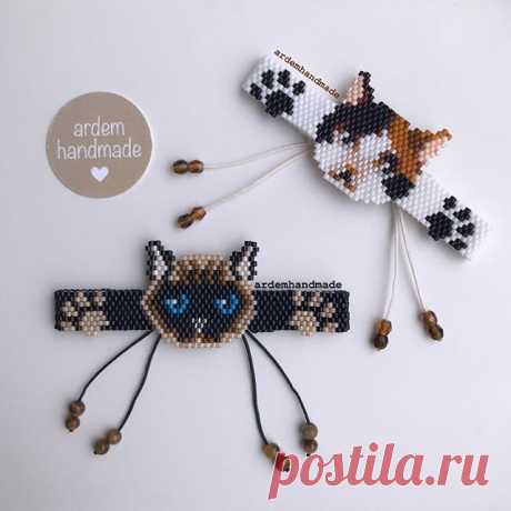 Cute kittens 😄 bileklik tasarımı ➡️ @ardemhandmade 
bracelet pattern ➡️ @ardemhandmade
white cat pattern ➡️ pinterest 
black cat pattern ➡️ @ardemhandmade .
.
.
.
.
#bracelet #handmade #miyuki #miyukibracelet #miyukibeads #cat #whitecat #browncat #animals #catpaws #meow #ardemhandmade #bileklik #elyapımı  #miyukibileklik  #miyukiboncuk #kedi #kedibileklik #kedilikolye #beyazkedi #kahverengikedi #scottishfold #siyamkedisi