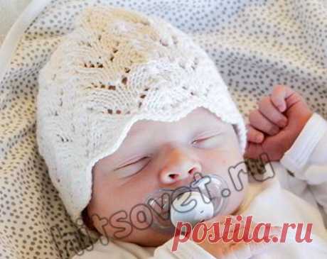 Вязаная шапочка ажурным узором для малышей - Хитсовет Вязаная шапочка красивым ажурным узором для малышей из пряжи DROPS Baby Merino со схемой и пошаговым бесплатным описанием.