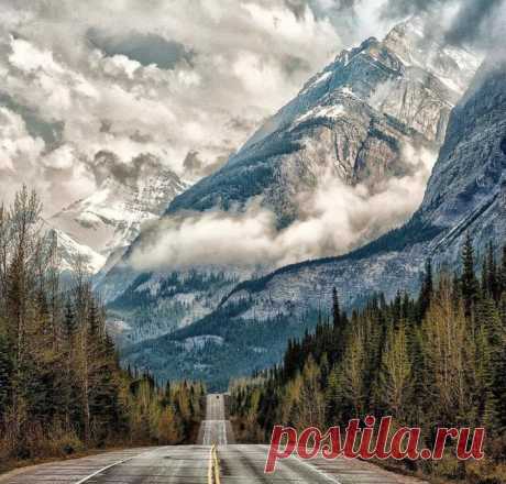 Дорога по которой можно ехать вечно

Icefields Parkway, Alberta, Canada